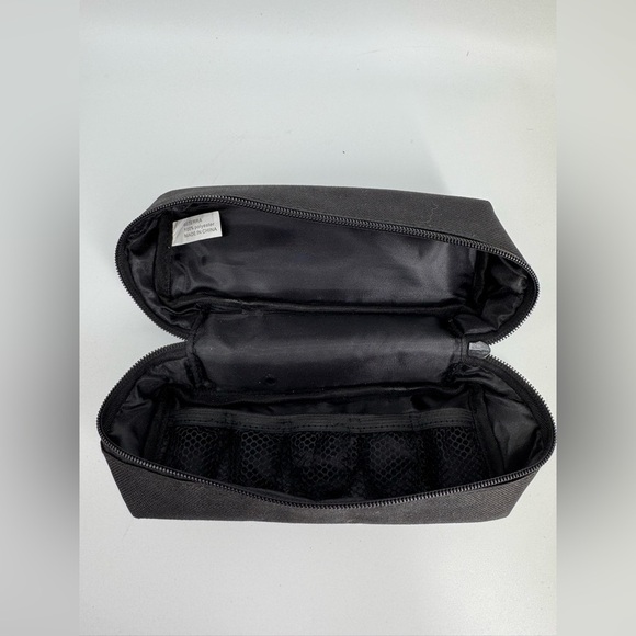 Doterra Essential Oil Cosmetic Black Bag - Picture 3 of 3